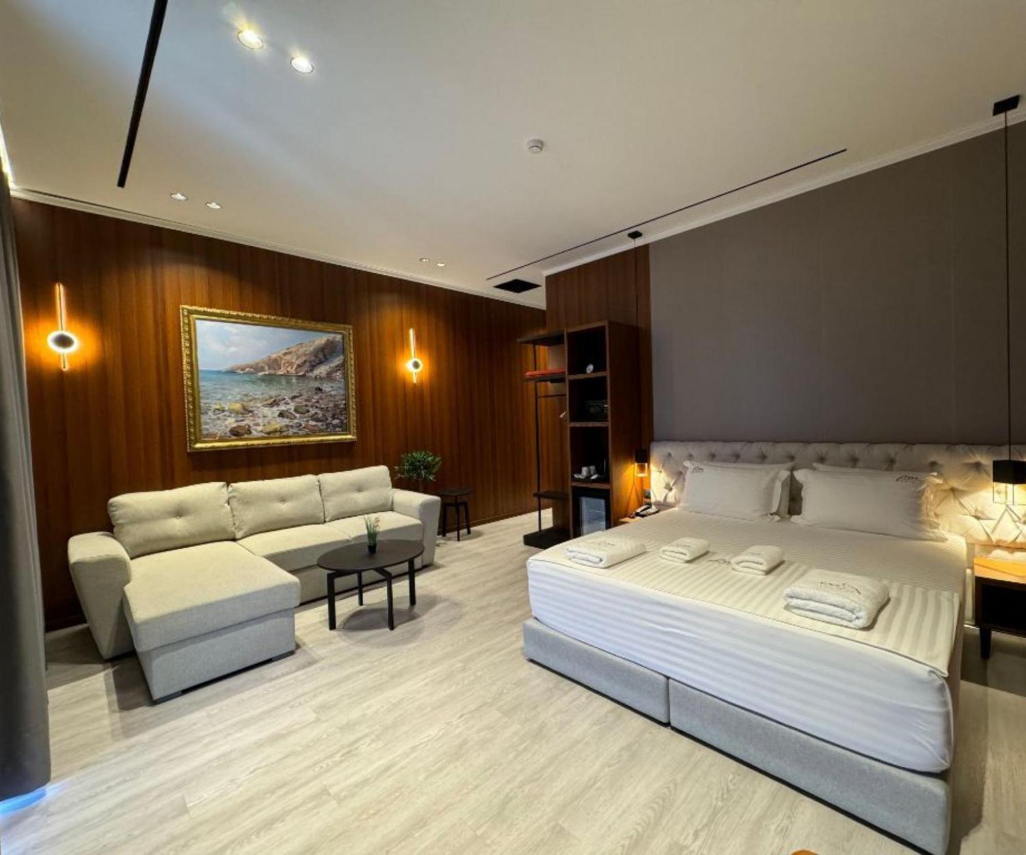 Junior Suite,1659514042:JPEG