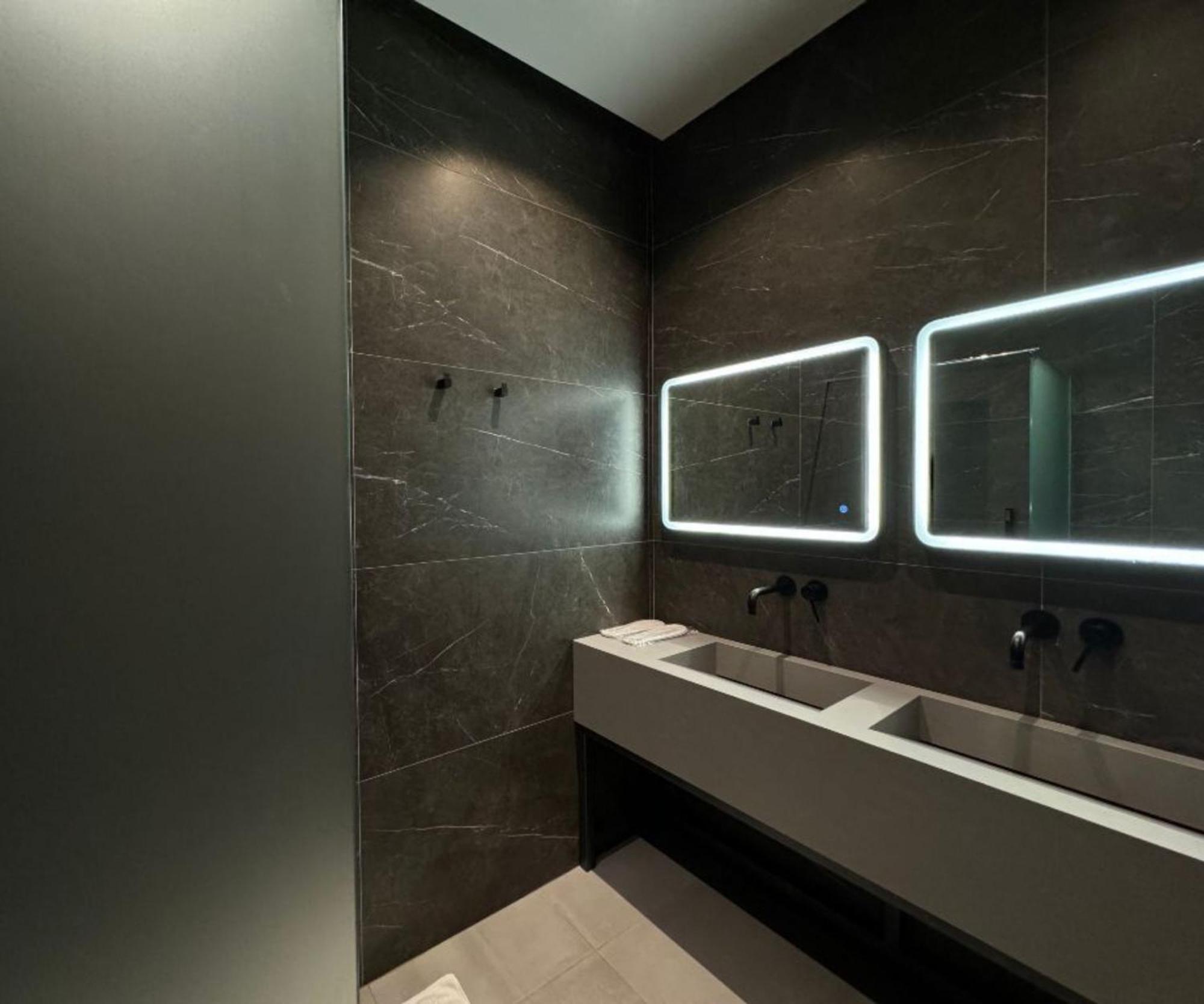 Deluxe Suite,1659514052:JPEG